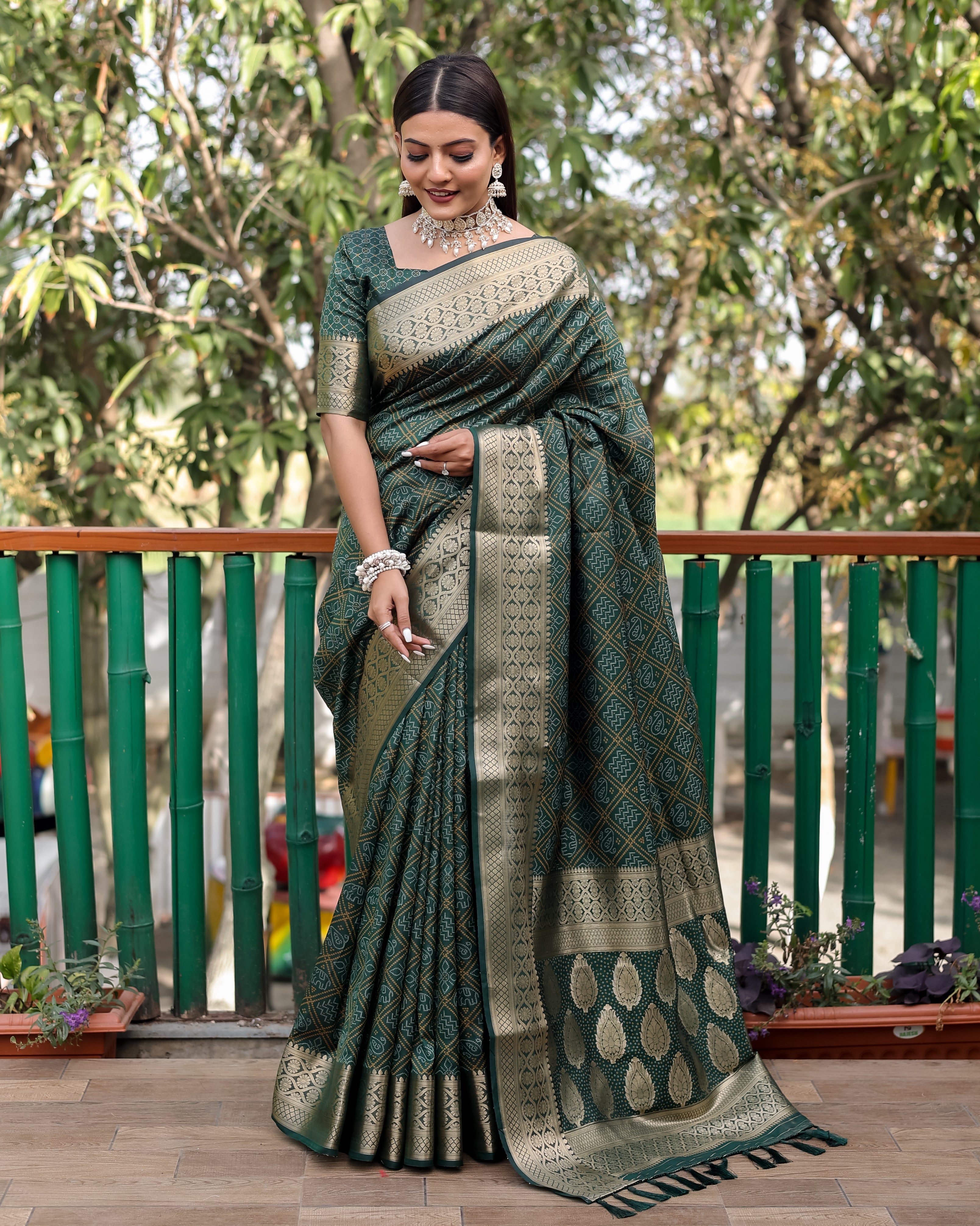 DARK GREEN WOVEN PATOLA SILK SAREE