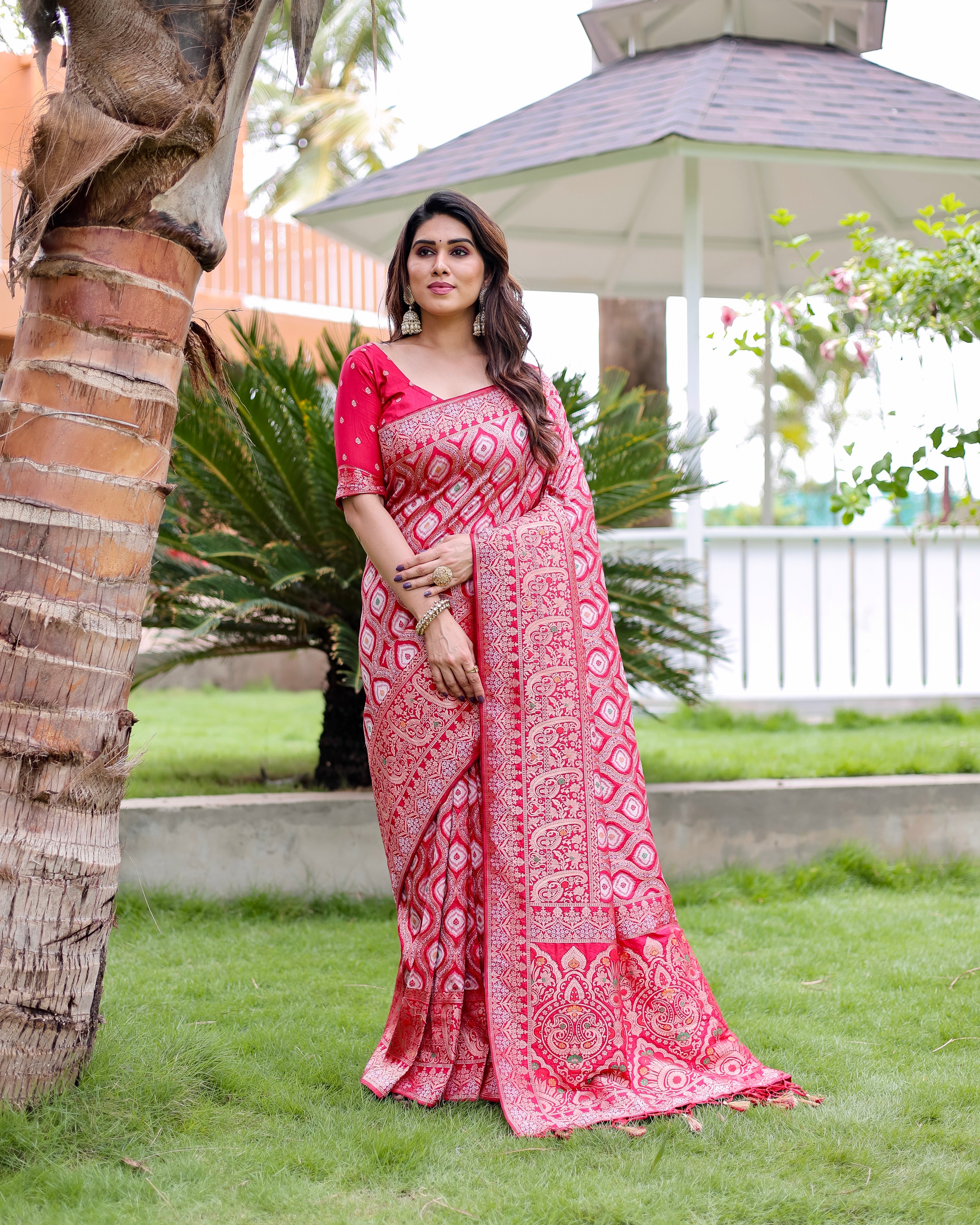 Red Kanjivaram pattu With Beautiful Zari weaved Saree