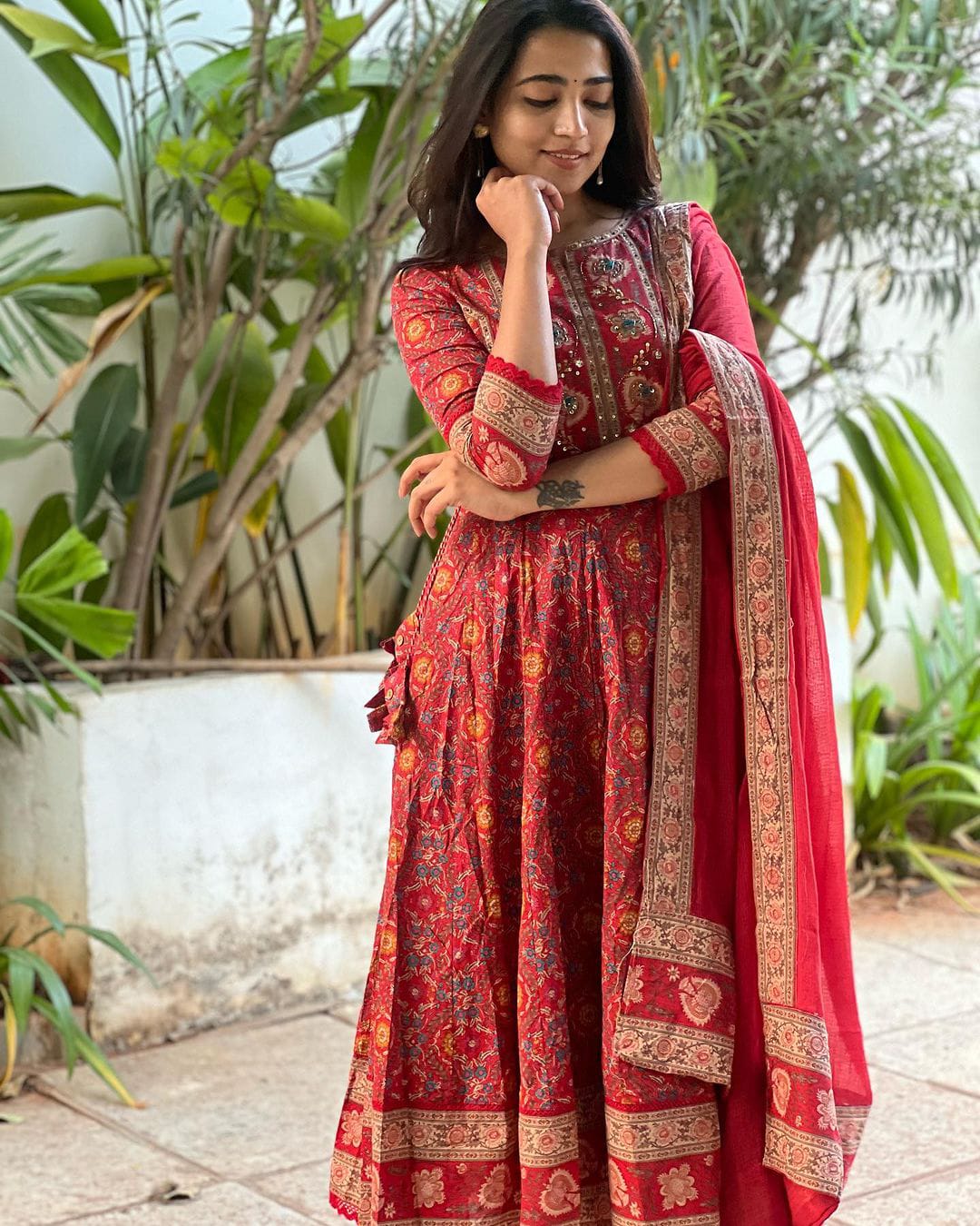 Elegant Heavy Suit Set with Hand Embroidery and Lace Dupatta