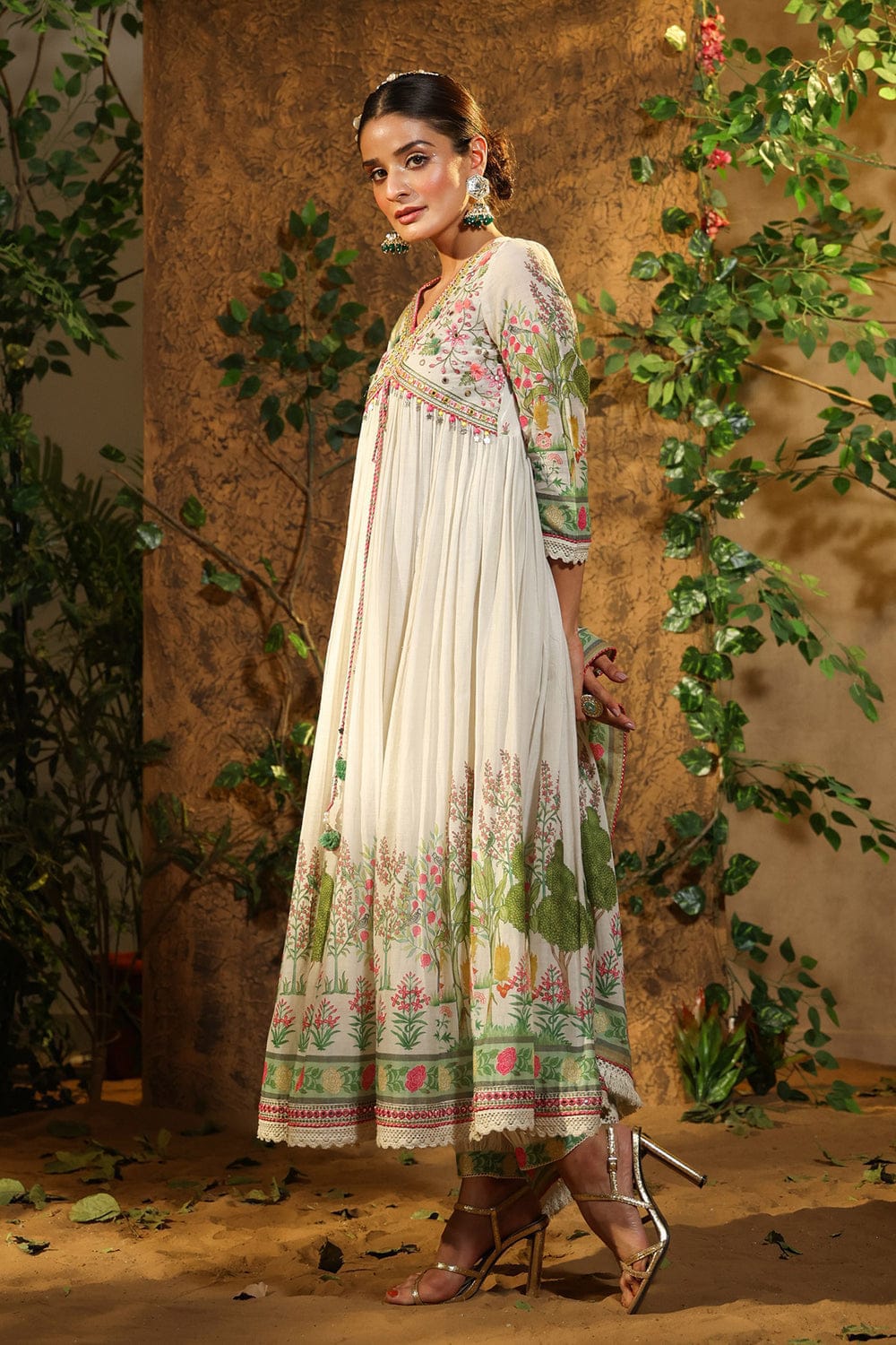 Elegant Muslin Alia Cut Suit Set with Hand Embroidery