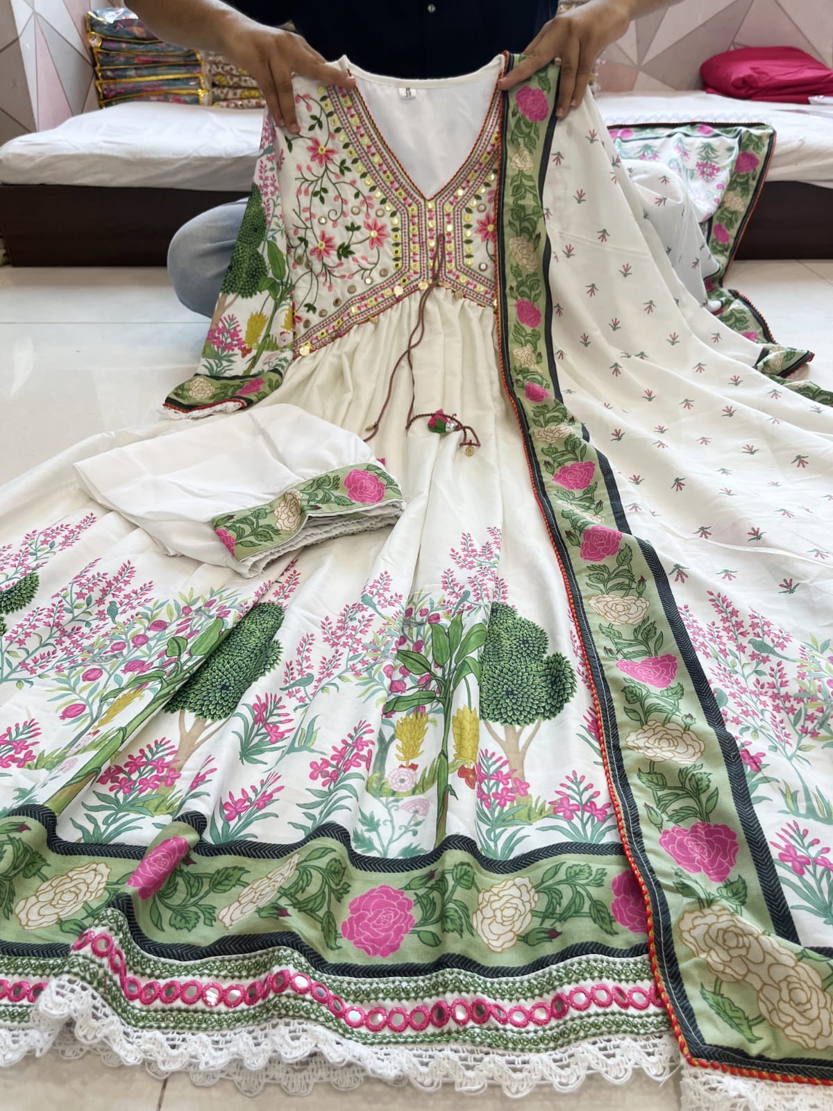 Elegant Muslin Alia Cut Suit Set with Hand Embroidery