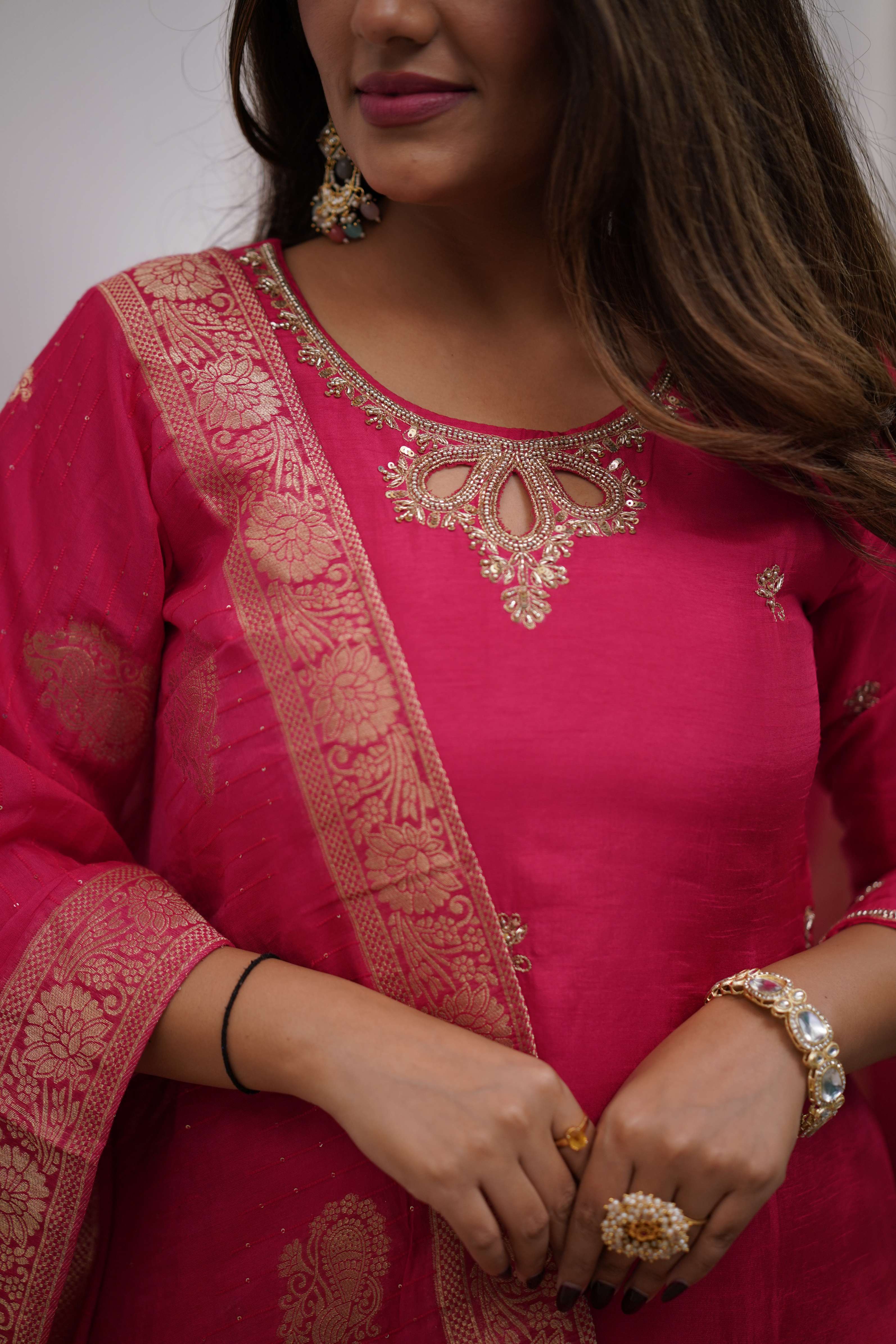 Rangrez Rani Zari-Embellished Kurta Set with Banarasi Dupatta